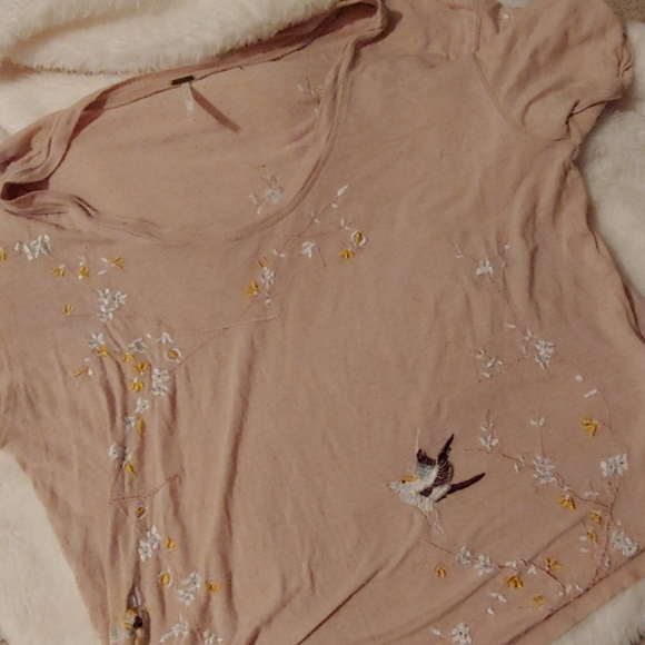 Free People embroidered Tee - Picture 1 of 4
